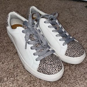 Universal Thread sneakers